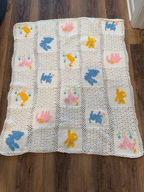 Vintage Crochet Baby‎ Crib Blanket Animals Bunny duck bunny Cat Nursery Decor